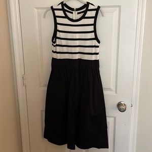 Kate Spade Navy Blue and white M